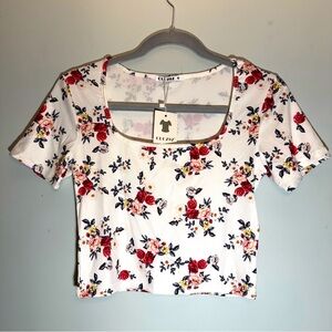 NWT Women’s Medium Floral crop top